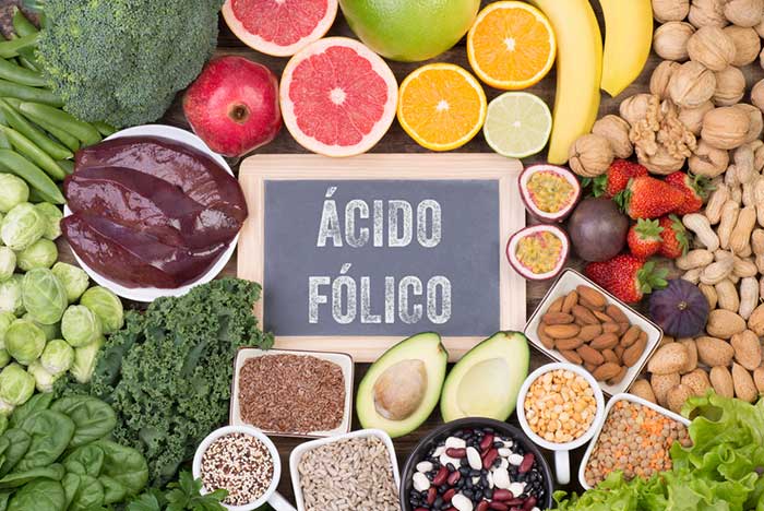 Imagem com os alimentos ricos em ácido fólico.